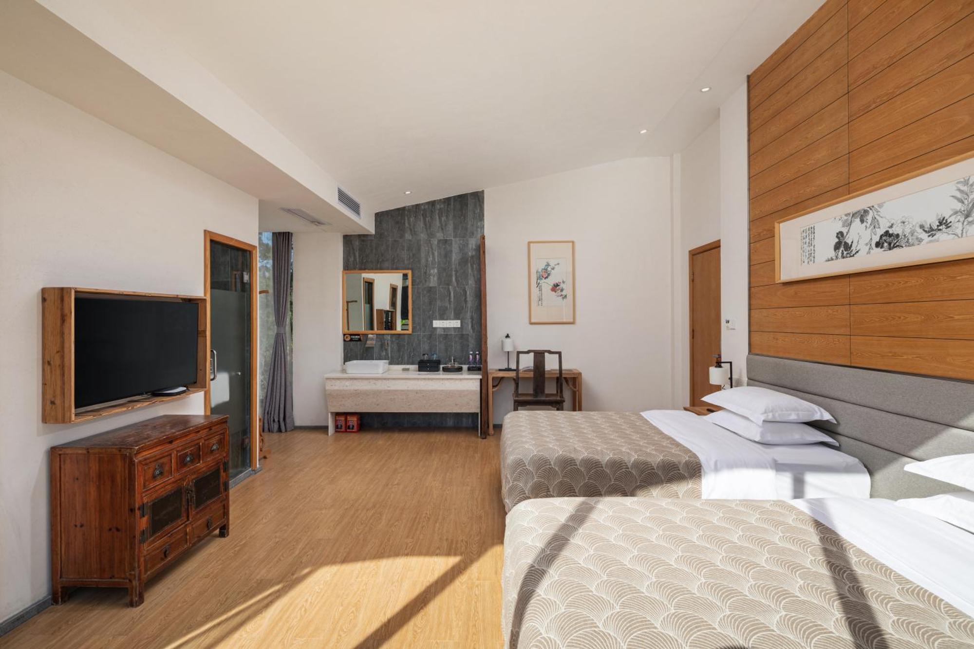 Guilin Heshe Lakeside Resort-Free Pick Up Service Stay Two Nights ภายนอก รูปภาพ