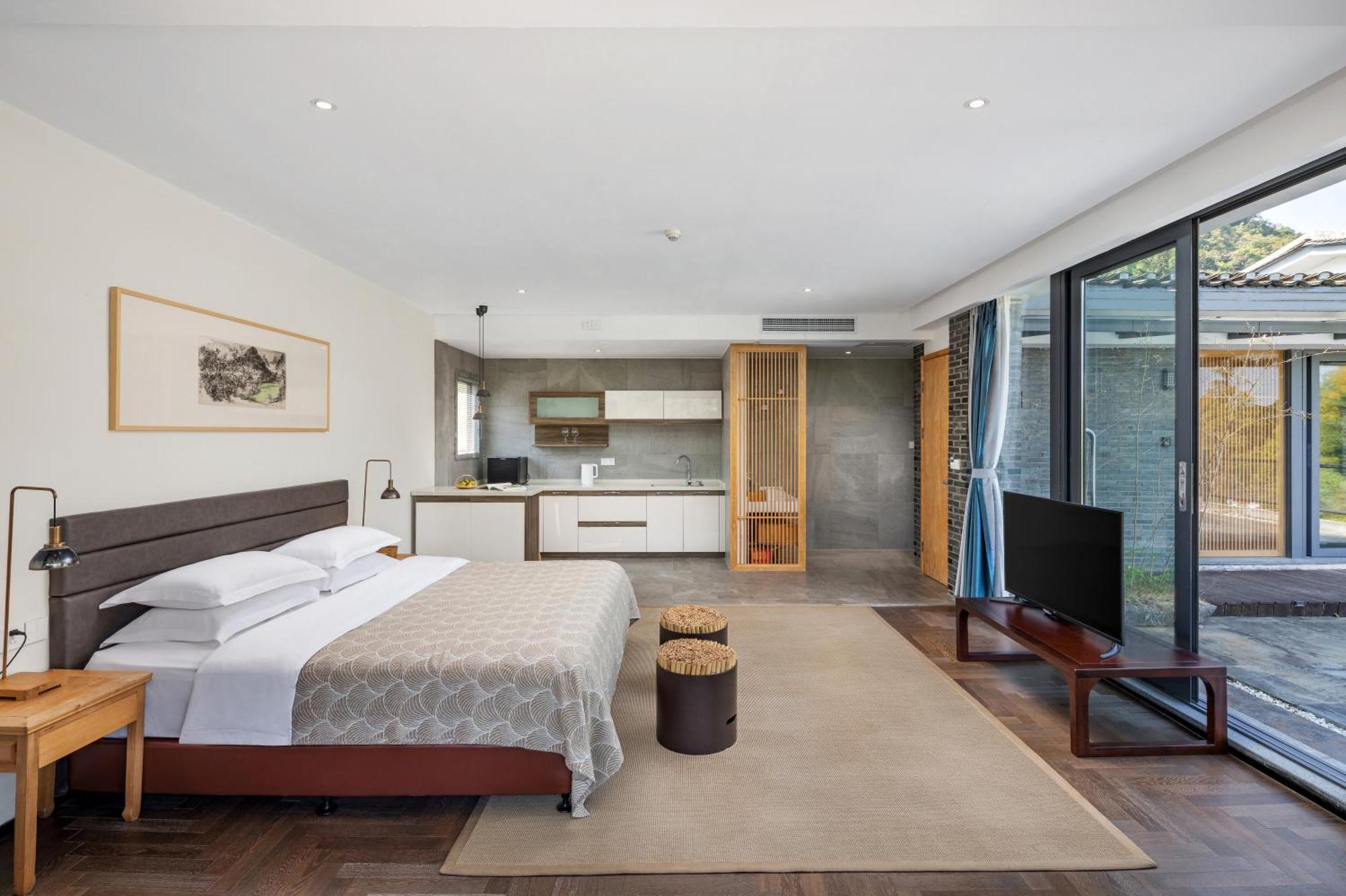 Guilin Heshe Lakeside Resort-Free Pick Up Service Stay Two Nights ภายนอก รูปภาพ