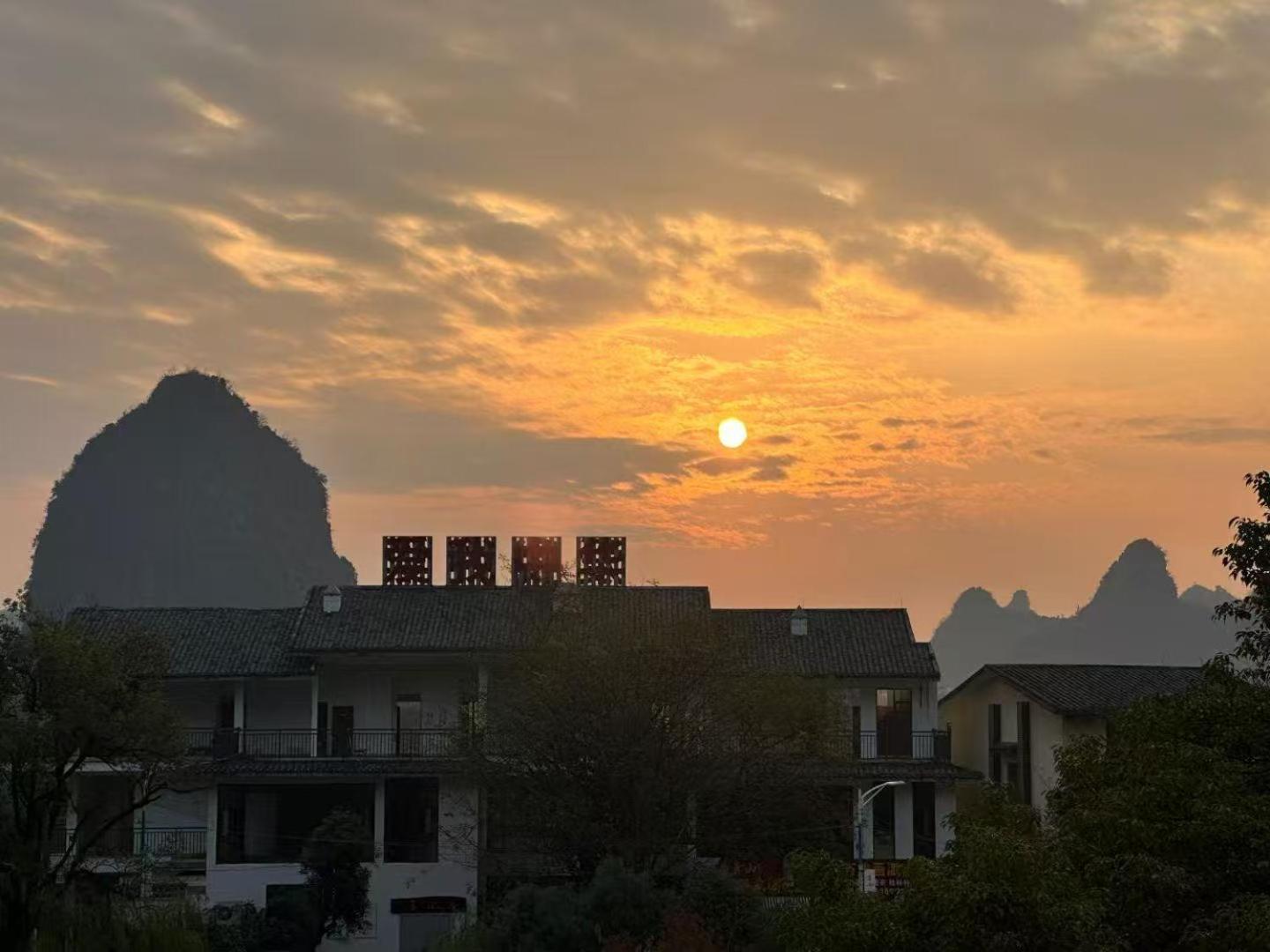 Guilin Heshe Lakeside Resort-Free Pick Up Service Stay Two Nights ภายนอก รูปภาพ