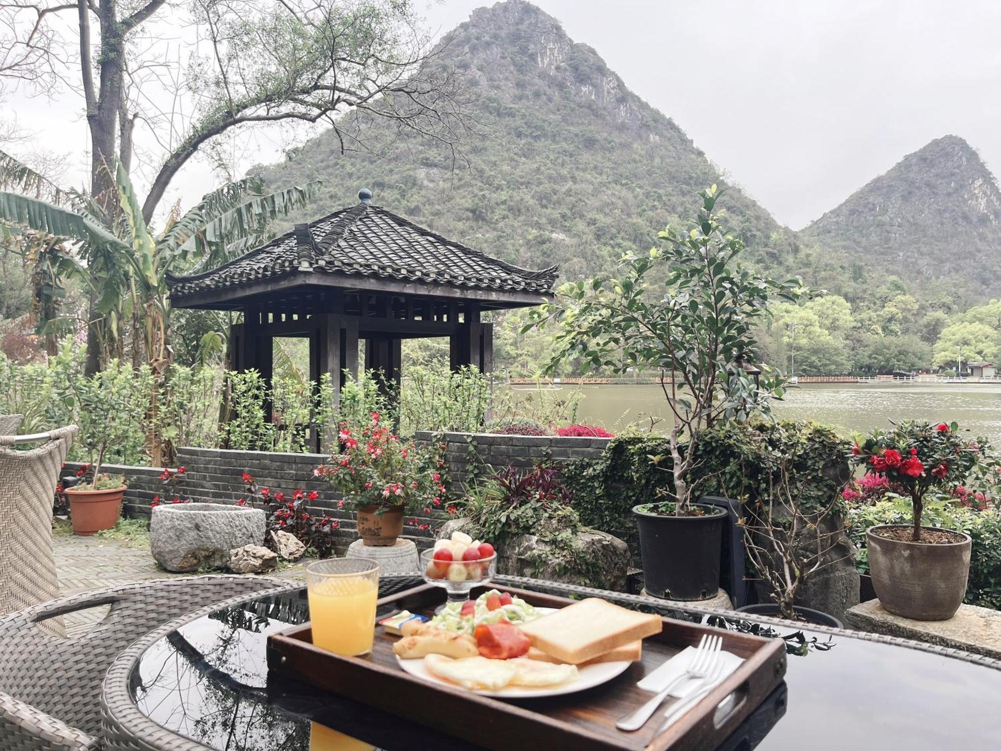 Guilin Heshe Lakeside Resort-Free Pick Up Service Stay Two Nights ภายนอก รูปภาพ
