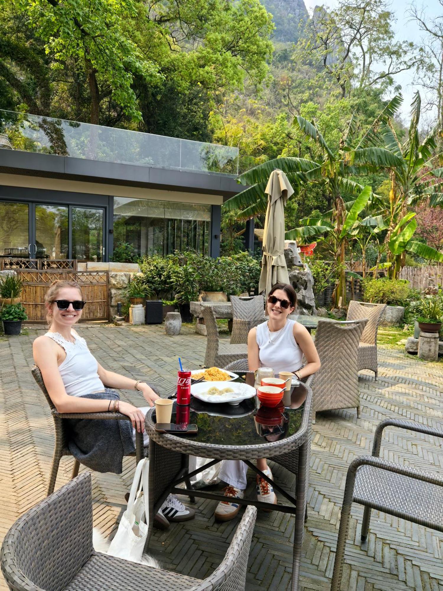 Guilin Heshe Lakeside Resort-Free Pick Up Service Stay Two Nights ภายนอก รูปภาพ