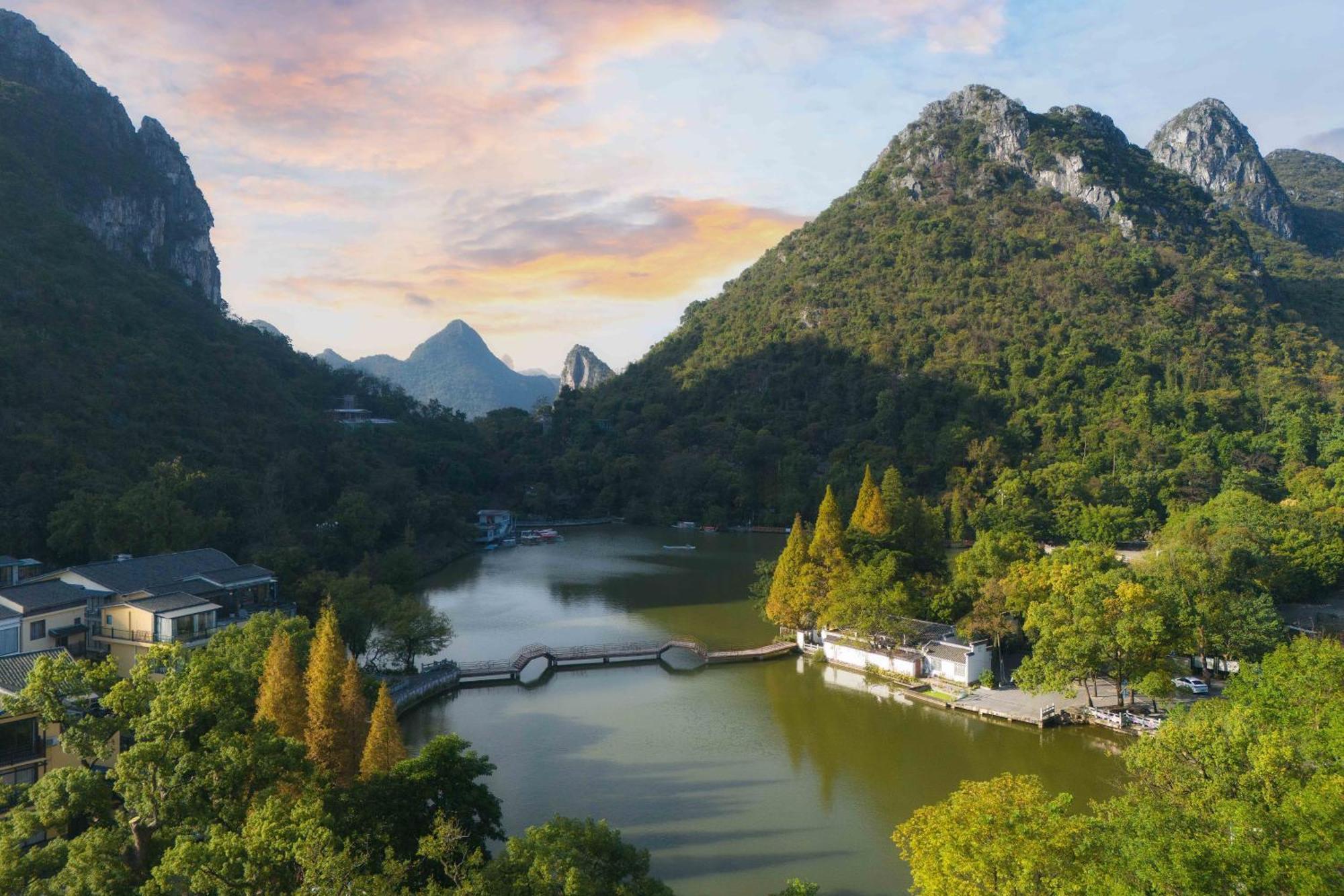 Guilin Heshe Lakeside Resort-Free Pick Up Service Stay Two Nights ภายนอก รูปภาพ